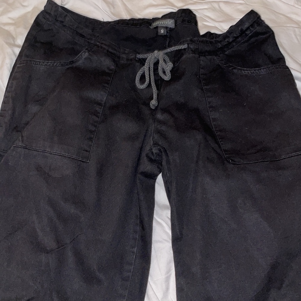 BabyStyle Maternity Capris - Picture 3 of 7
